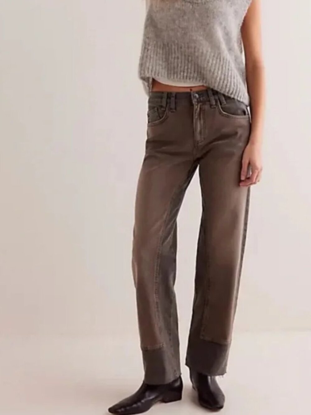 NWT Free People Risk Taker Mid-Rise Hawthorne Jeans in Ride On Short